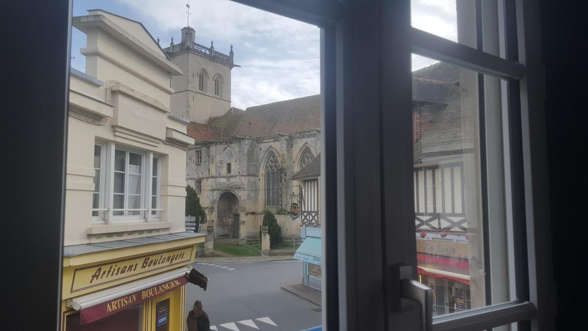 Appt De Charme En Plein Coeur Historique Apartment Dives-sur-Mer Exterior photo